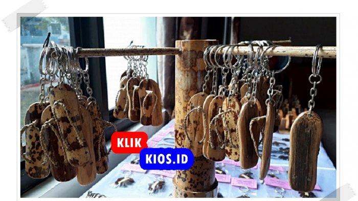 Gantungan Kunci Kaki