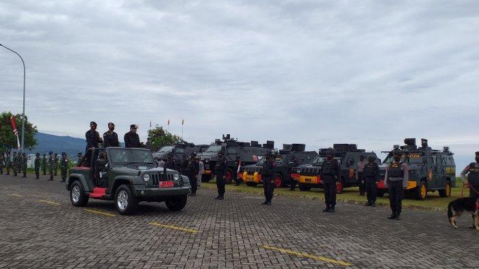 Gelar Pasukan Operasi Lilin Samrat 2020 di Pohon Kasih Kawasan Megamas, Senin (21/12/2020).