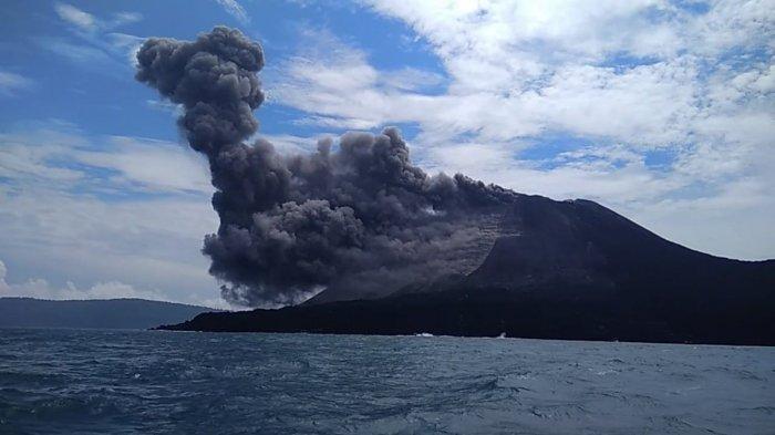 Ilustrasi Gunung Anak Krakatau. Gunung Anak Krakatau mengalami erupsi pada Sabtu (22/12/2018) yang diduga menjadi penyebab terjadinya tsunami Selat Sunda pada Sabtu (22/12/2018)