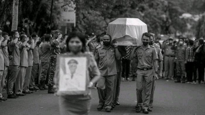 Ibadah pemakaman Wakil Bupati Sangihe Almarhum Helmud Hontong, Senin (14/6/2021).