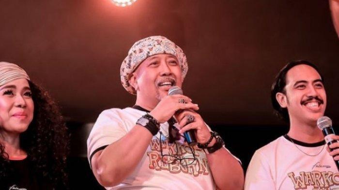 Indro Warkop bersama Randy Danistha dan TJ saat Mega Premier film Warkop DKI Reborn di Bioskop CGV, Mal Grand Indonesia, Jalan MH Thamrin, Tanah Abang, Jakarta Pusat, Sabtu (7/9/2019) malam. Indro Warkop bersama Randy Danistha dan TJ saat Mega Premier film Warkop DKI Reborn di Bioskop CGV, Mal Grand Indonesia, Jalan MH Thamrin, Tanah Abang, Jakarta Pusat, Sabtu (7/9/2019) malam.