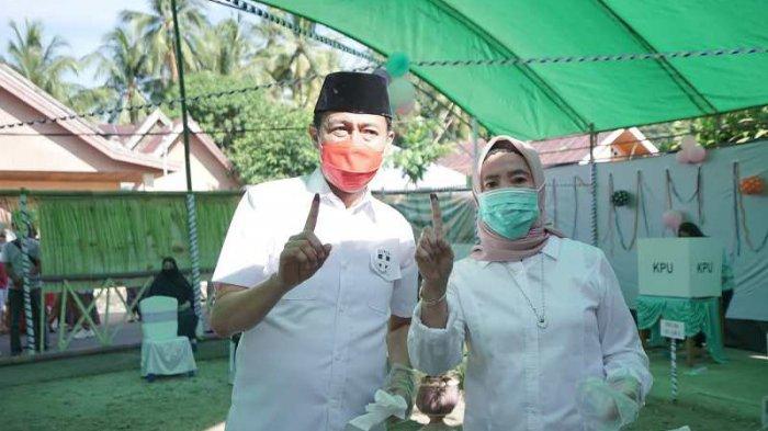 Iskandar Kamaru Mencoblos di TPS 1 Momalia Satu