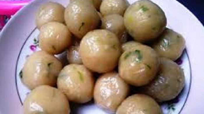 Jajanan cilok.