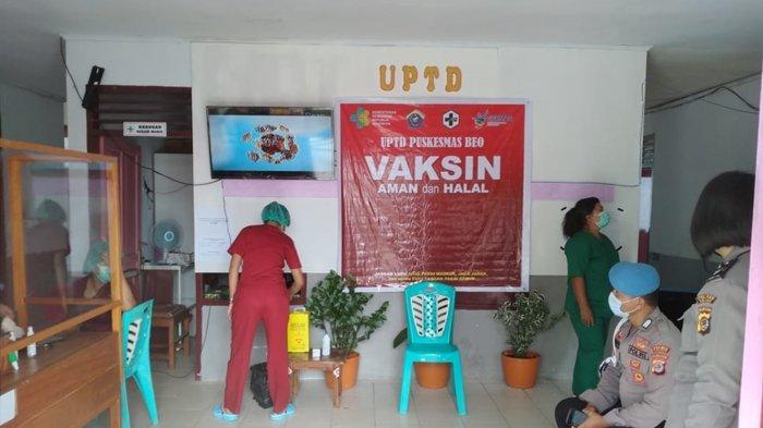Kabid Humas Polda Sulut Kombes Pol Jules Abraham Abast mengajak masyarakat untuk turut mendukung dan menyukseskan program vaksinasi nasional ini, demi memutus mata rantai penyebaran Covid-19.