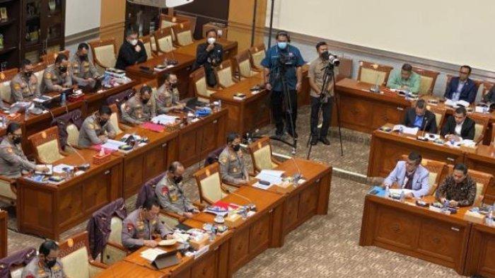 Kapolri Jenderal Listyo Sigit Prabowo memenuhi pemanggilan Komisi III DPR RI