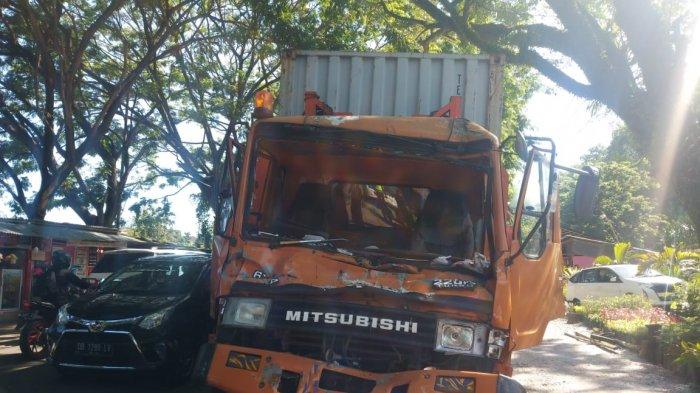 Kecelakaan lalu lintas terjadi di Jalan ringroad, Kota Manado Provinsi Sulawesi Utara pada Selasa (27/04/2021) pukul 08.00 Wita.