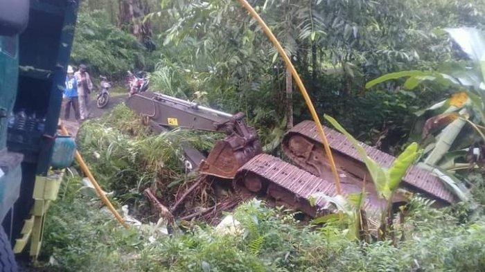 Kecelakaan lalu lintas tunggal terjadi di ruas jalan Makasili-Kumelembuai, Kecamatan Kumelembuai Kabupaten Minahasa Selatan (Minsel)m, Provinsi Sulawesi Utara pada Kamis (7/1/2021)