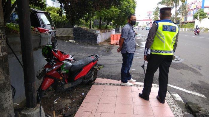 Kecelakaan lalu lintas terjadi di jalan Piere Tendean, Manado, Sulawesi Utara, Jumat (25/6/2021).