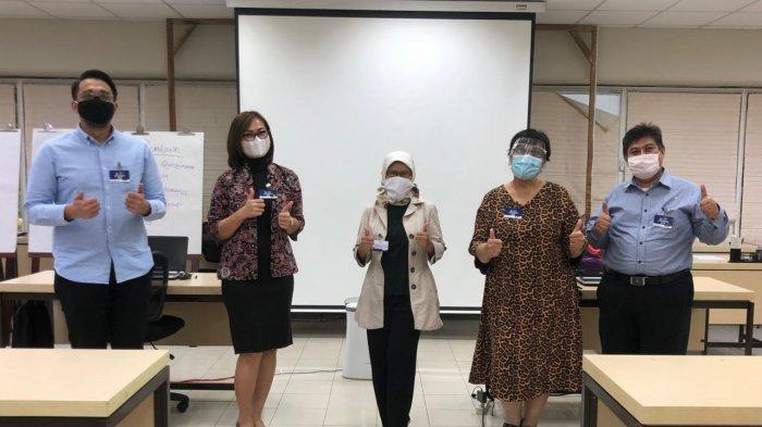 Susan Margaret Palilingan bersama empat besar peserta seleksi Calon Juru Bicara KPK di Jakarta