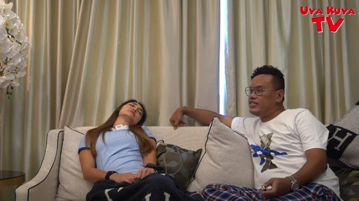 Luna Maya saat dihipnotis Uya Kuya