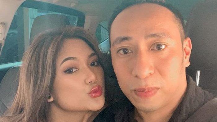 Marion Jola dan pacar barunya.