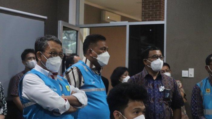 Menteri ESDM RI Arifin Tasrif dan rombongan meninjau langsung kantor PLN Unit Pelaksana Pengatur Beban (UP2B) Sistem Minahasa