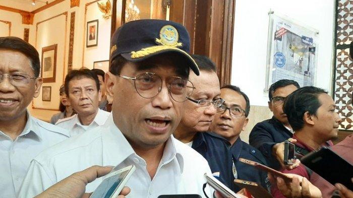 Menteri Perhubungan Budi Karya Sumadi Saat di Stasiun Tugu Yogyakarta Sabtu (28/12/2019)