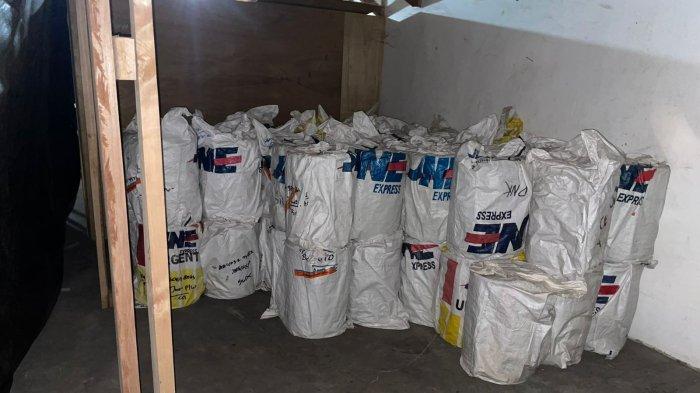 Gudang milik PT KSM di Minahasa Utara yang diduga menyimpan barang berbahaya seperti sianida dan hidrogen poroxide.