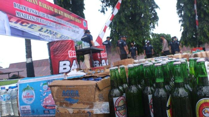 Ditresnarkoba Polda Sulut memusnahkan barang bukti ribuan liter minuman keras (miras) tanpa izin edar