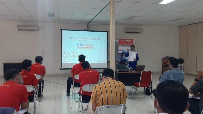 Pandemi Covid-19 tak menyurutkan semangat Honda DAW melakukan edukasi keselamatan berkendara bagi pengguna sepeda motor Honda.