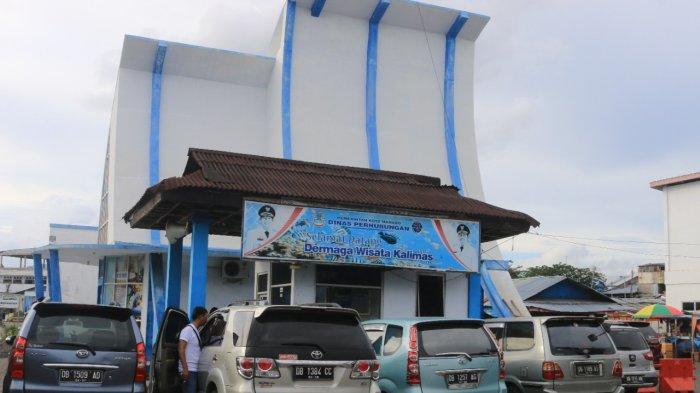 Pelabuhan Wisata Kalimas Kota Manado, Senin (29/11/2021).