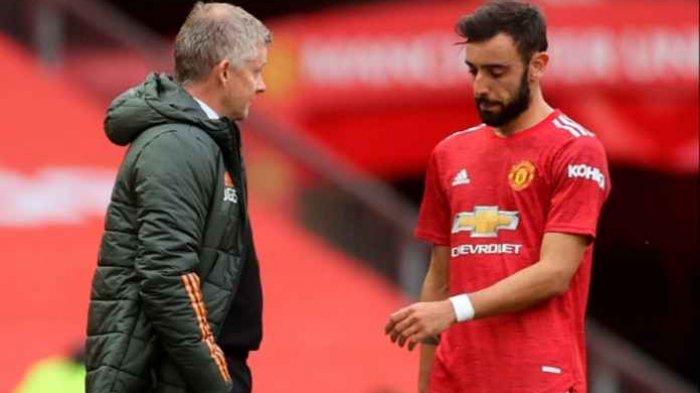 Pelatih Manchester Untied Ole Gunnar Solskjaer dan Bruno Fernandes