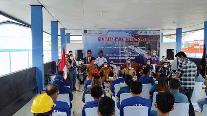Pembukaan Program Padat Karya Kemenhub RI dan Komite II DPD RI di Pelabuhan Amurang.