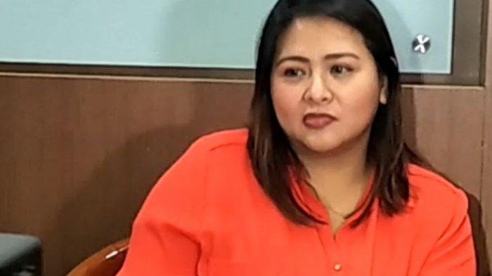 Audy Item saat mendampingi suaminya Iko Uwais dalam peluncuran sekolah bela diri Thunder11 di Hotel Horison Ultima, Bekasi, Jawa Barat, Kamis (12/7/2018).