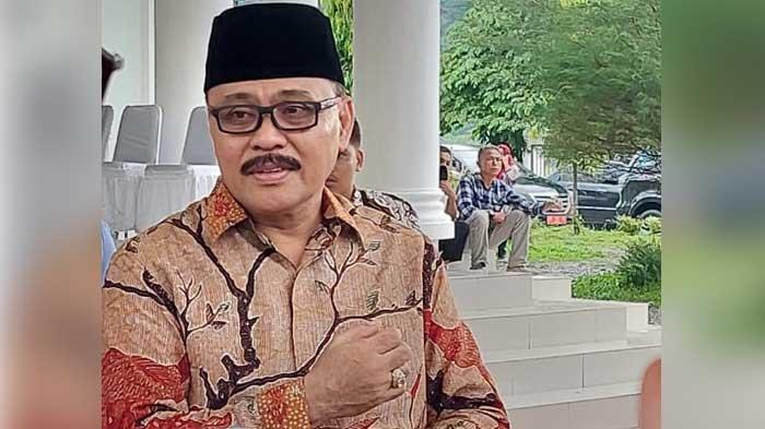 Penjabat Bupati Bolmong Limi Mokodompit.