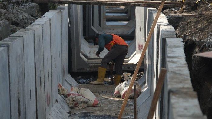 Perbaikan Darainase di Jalan Betesda Manado