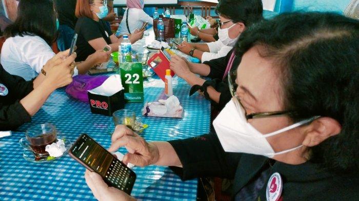 Petisi 'Gerakan Perempuan Sulawesi Utara Lawan Kekerasan Terhadap Perempuan Dan Anak' yang ditujukan kepada Ketua Umum DPP Partai Golkar, Ketua DPRD Provinsi Sulawesi Utara untuk segera berhentikan James Arthur Kojongian (JAK) dari jabatan Anggota DPRD Provinsi Sulut terus menuai dukungan dan tanda tangan.