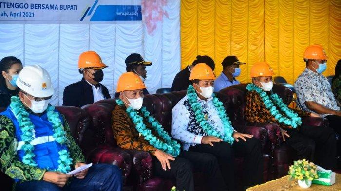 PLN berhasil mengalirkan listrik untuk 6 Desa di Kabupaten Banggai Laut dan 4 Desa di Kabupaten Banggai Kepulauan, Minggu 25 April 2021 kemarin.