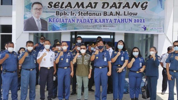 Program Padat Karya Dirjen Hubungan Laut Kementerian Perhubungan mulai digelar di kantor Kesyahbabdaran dan Otoritas Pelabuhan (KSOP) Kelas III Manado.