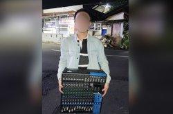 remaja berinisial E tersangka kasus pencurian barang elektronik di sebuah gereja Tataaran Patar, Minahasa