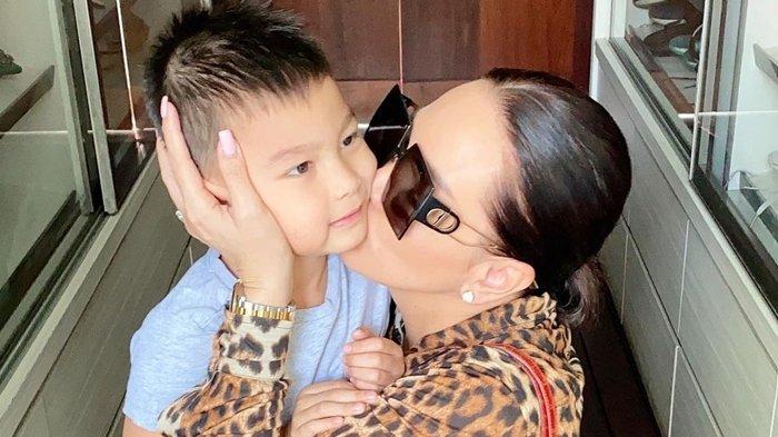 Renzo Kurniawan anak Fitri Salhuteru