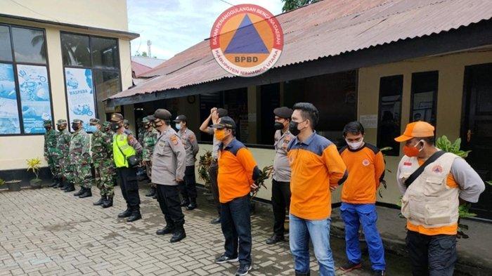 Satgas bencana saat melakukan apel kesiapsiagaan di Mapolsek Likupang, Senin (18/1/2021)
