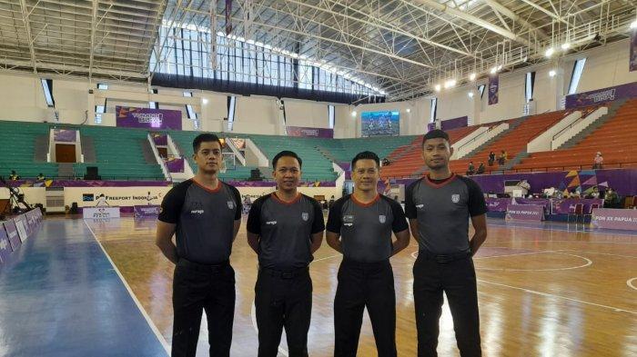 Steven Takasanakeng Wasit Basket Sulut yang memimpin pertandingan di Pon XX Papua.