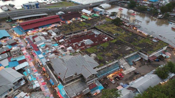 Suasana pasar bersehati yang dipadati kios-kios pedagang difoto dari udara pada, Senin (29/11/2021).