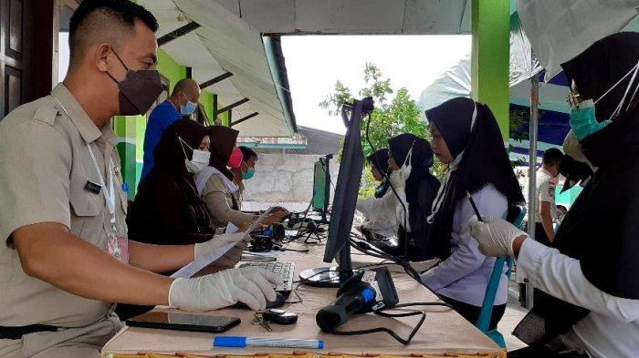 Wali Kota Kotamobagu Ir Hj Tatong Bara, Senin pagi (11/10/2021), membuka pelaksanaan Seleksi Kompetensi Dasar (SKD) bagi Calon Pegawai Negeri Sipil (CPNS) Kota Kotamobagu Tahun Formasi 2021.