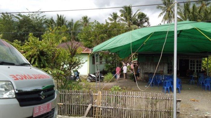 Jenazah ketika dibawa ke rumah duka.