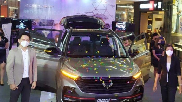Wuling Almaz RS resmi mengaspal di Bumi Nyiur Melambaikan setelah diperkenalkan dalam public launching di Mantos 3, Sabtu (03/04/2021).