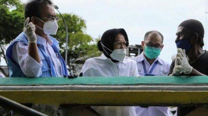 Tri Rismaharini menjelaskan adanya warga yang tidak dapat bansos.