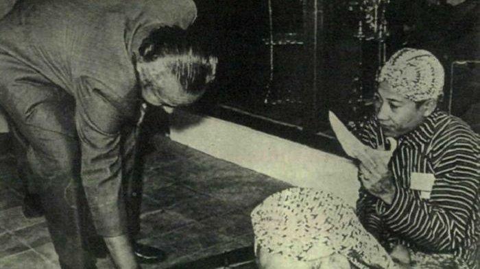 Soeharto: Sosok Presiden ke-2 Indonesia yang Rajin Semedi di Puncak Gunung Lawu