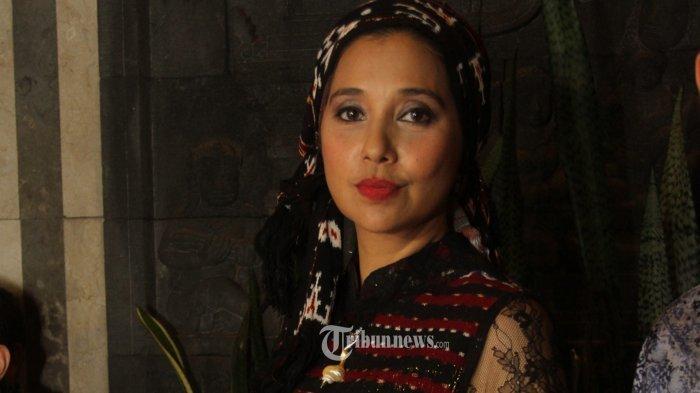 Artis Senior Ayu Azhari