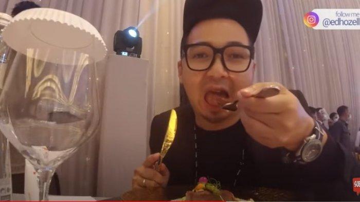 Tangkapan layar saat Edho Zell menikmati makanan