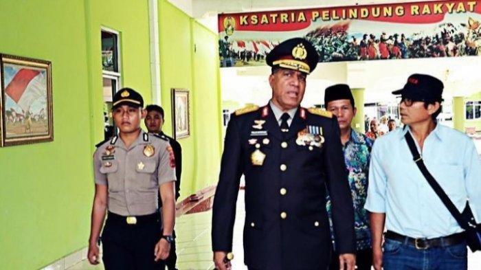 Inspektur Satu (Iptu) Hotma PA Manurung (kiri) saat jadi ajudan Kapolda Papua Irjen Pol Paulus Waterpauw, pada 2017 lalu.