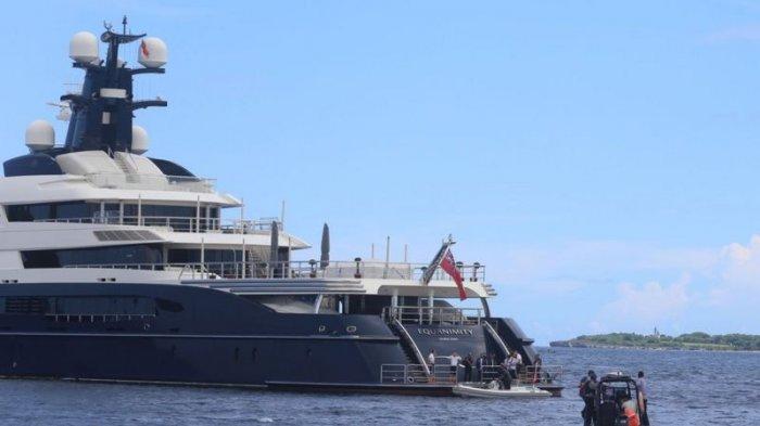 Kapal pesiar mewah Equanimity yang ditaksir bernilai Rp 3,4 triliun yang disita Indonesia saat berlabuh di perairan Bali.