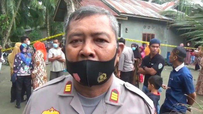 Kapolsek Air Joman AKP Saut Hutagalung saat di wawancarai oleh Tribun-Medan.com di lokasi tempat kejadian perkara pembunuhan, Kamis(10/6/2021). (Tribun-medan.com/Alif)