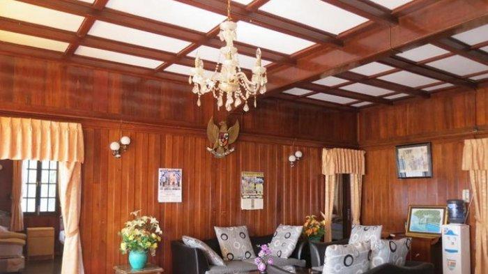 Penampakan ruang tamu rumah pesanggrahan Bung Karno di Parapat.
