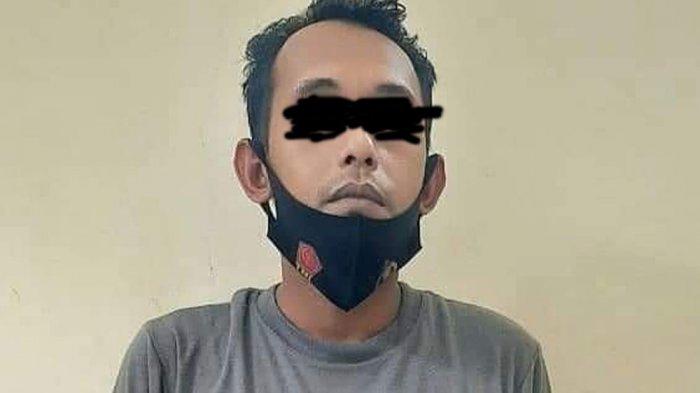 Oknum Polresta Ambon yang menjual senjata pada KKB Papua (facebook)