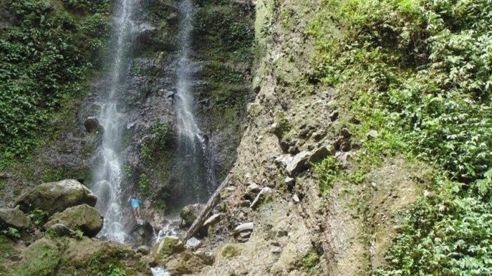 Panorama Air Terjun Mentari Pagi Tiga Sejoli yang memiliki tiga tingkatan di Desa Telagah, Langkat