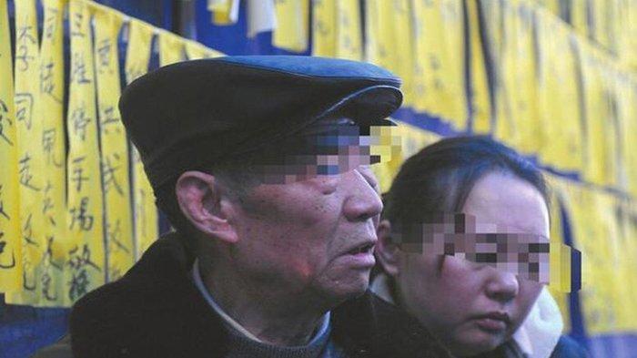 Pasangan lansia ini memberikan seluruh harta warisannya kepada menantu perempuannya setelah marah putranya selingkuh. Namun apa yang terjadi justru membuatnya menangis. Foto ilustrasi.