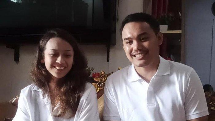 PENGANTIN SINAMOT 1 MILIAR - Pasangan Alfredy Simamora dan Anggi Yunanda Simanjuntak. (Tribun-medan.com/Maurits)