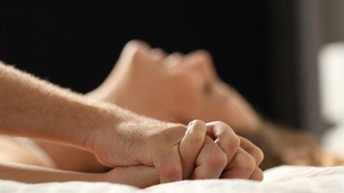 Pria Perkasa tanpa Obat Kuat, 7 Cara Bagi Suami Puaskan Istri di Ranjang, Dijamin Lengket!